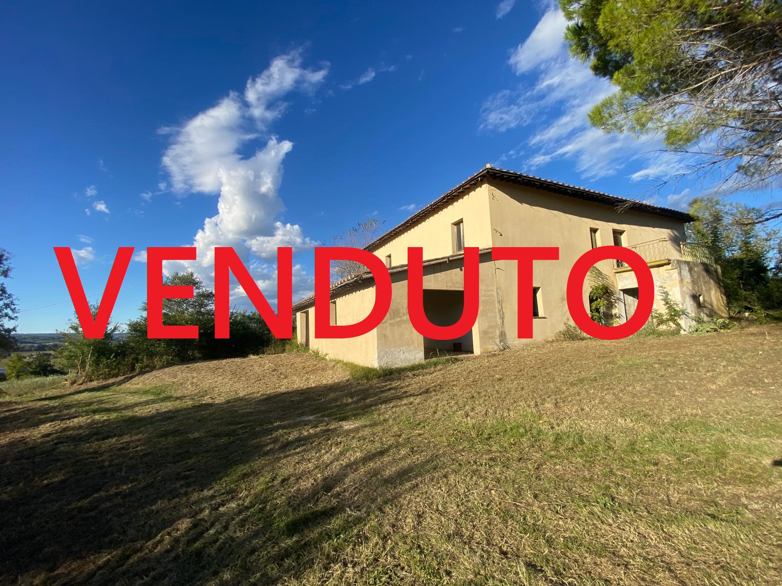 Narni: Immersa nel verde Casale con vista mozzafiato