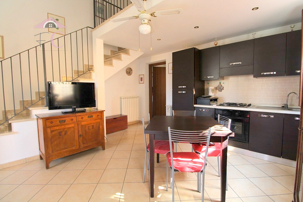 narni_scalo_complesso_residenziale_giardino_cantina_posto_auto__74_wmk_0.jpg