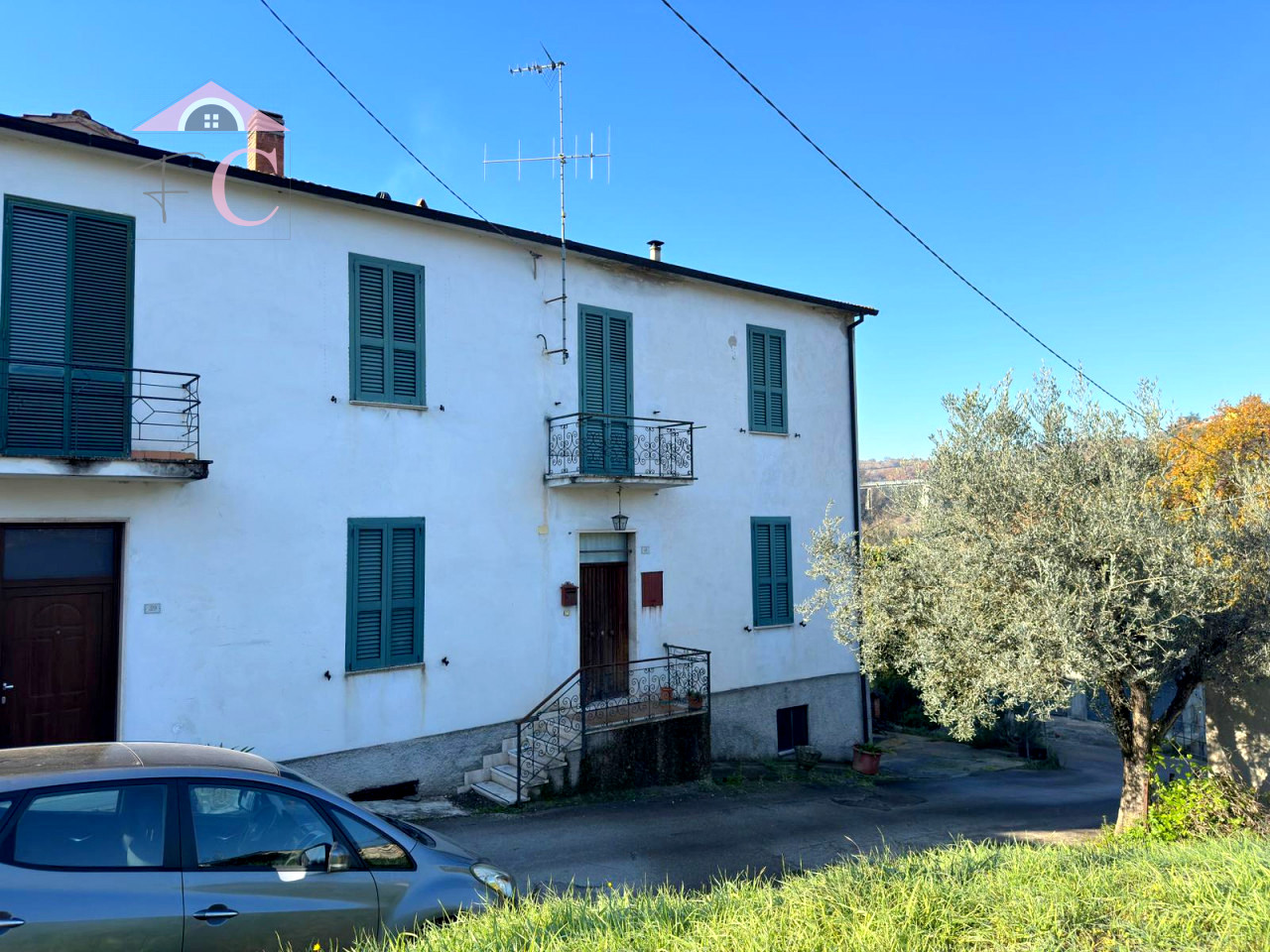 Semi Indipendente con garage e cantina